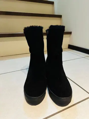 통굽 스웨이드 어그 부츠 블랙