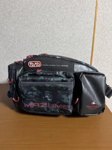 [ 새상품급 ] MAZUME 레드 문 힙색 V