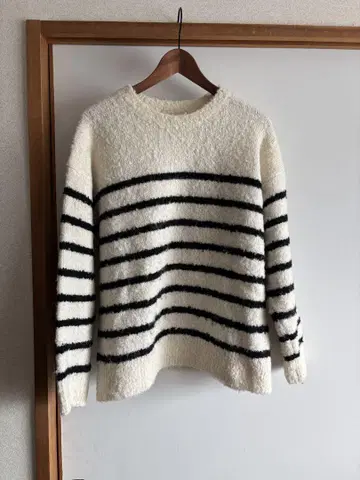 BEAMS 빔즈 화이트 베이스 블랙 보더 샤기 니트