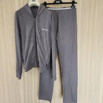 EMPORIO ARMANI 엠포리오 아르마니 셋업 얇은 소재 원단
