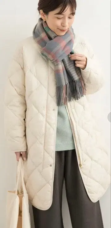 URBAN RESEARCH DOORS 라이트 다운 퀼트 롱 코트