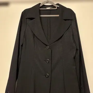 얇은 소재 블랙 롱 코트