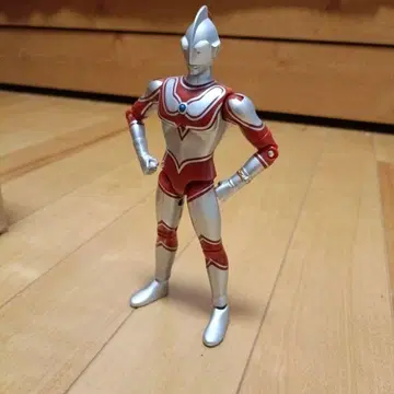 액션 히어로 시리즈 돌아온 울트라맨 동작 미확인