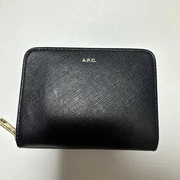 A.P.C. 블랙 가죽 접이식 지갑