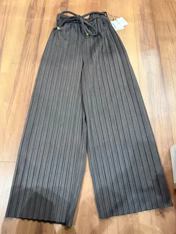 그레이 플리츠 와이드 팬츠 약 90cm