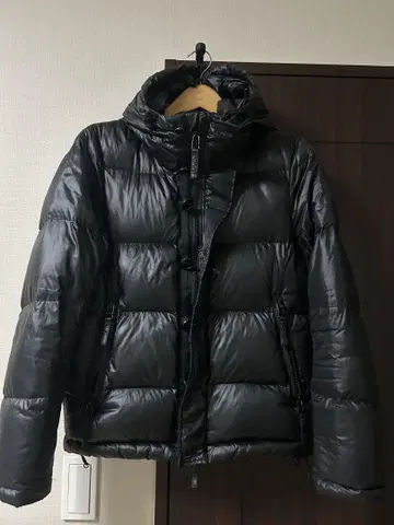 나노 유니버스 니시카와 후드 부착 블랙 다운 자켓