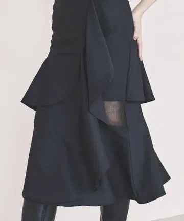 AND COUTURE 시어 절개 머메이드 스커트