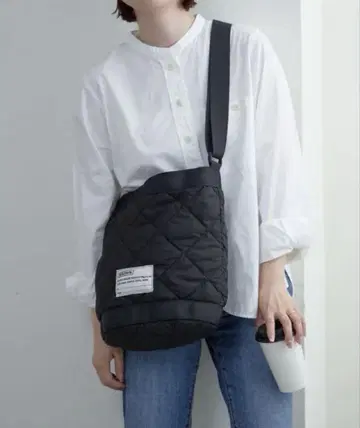 BROWN THEATRE PRODUCTS 퀼팅 숄더