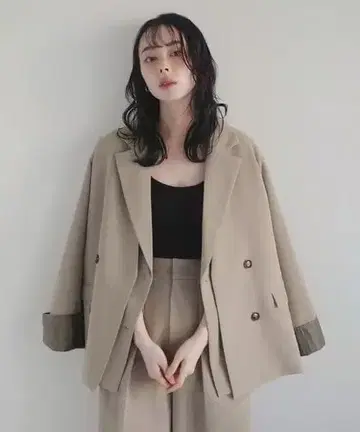 새상품 LIAN 레이어드 디자인 테일러드 자켓 그레이쉬 베이지