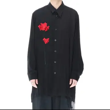블랙 오버 사이즈 셔츠 빨간색 꽃 자수