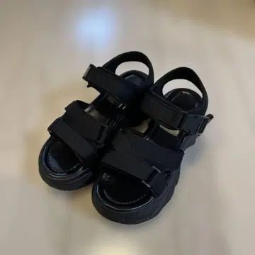 블랙 스포츠 샌들