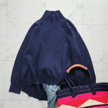 새상품급 로페 캐시미어 혼방 니트 하이넥 네이비 38 여유로운 핏