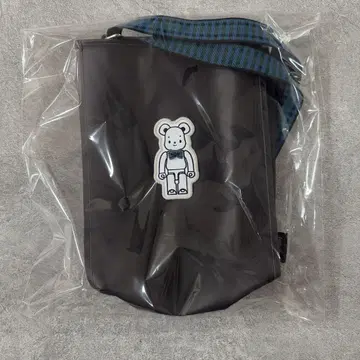 Familia 곰 캐릭터 블랙 숄더백