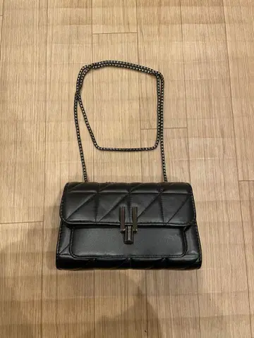 블랙 퀼팅 숄더백