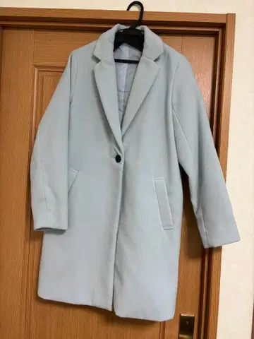 라이트 블루 체스터 코트