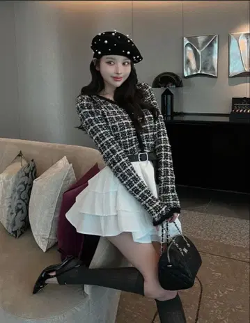 Darich 볼륨 프릴 트위드 니트 미니 원피스 블랙