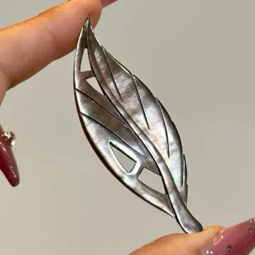 [  ] 검은 나비 조개 브로치