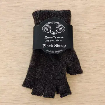 Black Sheep Fingerless glove 손가락 없는 장갑