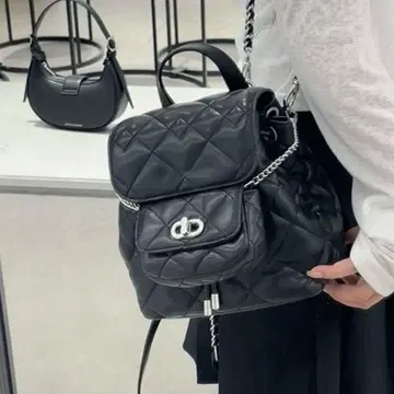 블랙 퀼팅 백팩 아리에크 ZARA 찰스앤키스