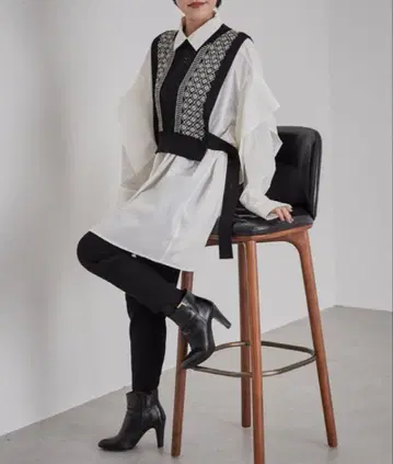꽃무늬 메쉬 니트 베스트