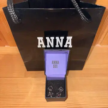 ANNA SUI 귀걸이 [장미와 나비]