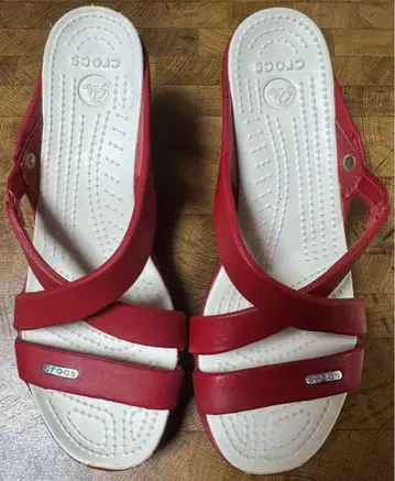 Crocs 레드 오픈토 샌들 미들힐