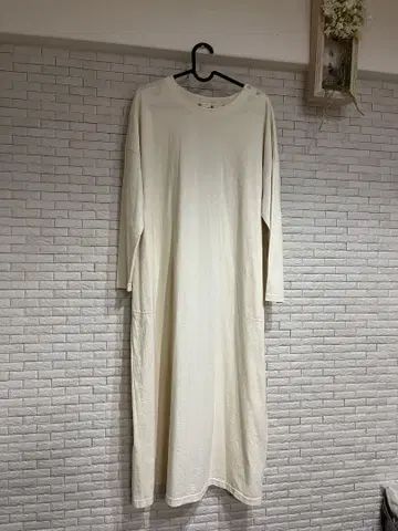 NATURAL LAUNDRY 아이보리 긴팔 원피스