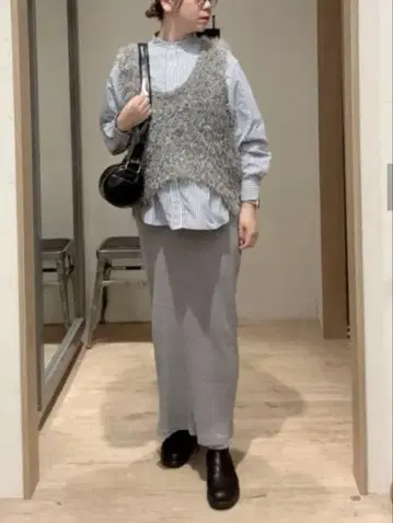 차오패닉 티피 깊은 U넥 멜란지 페더 베스트
