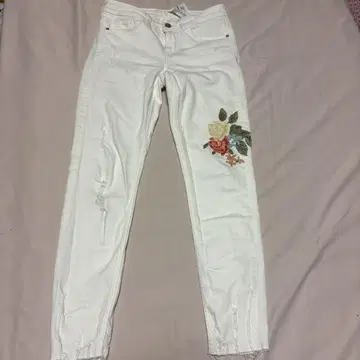 ZARA 화이트 스키니 데님 자수