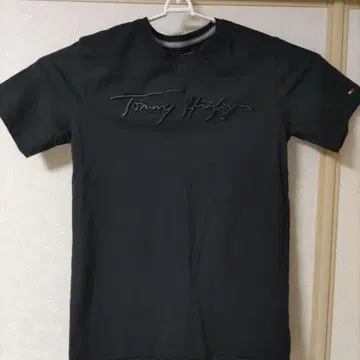 Tommy Hilfiger 블랙 T셔츠
