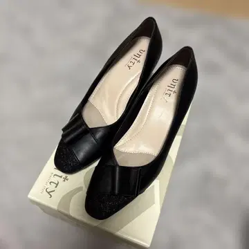 리본 포함 블랙 펌프스 23.5cm
