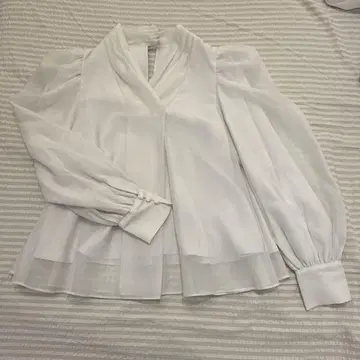 화이트 긴팔 블라우스 V넥