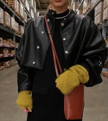 ROUND SHORT SYNTHETIC LEATHER JACKET