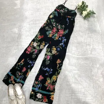 ZARA 꽃무늬 살로펫