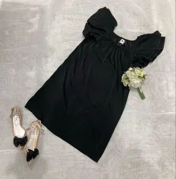 부즈루드 소매 프릴 원피스