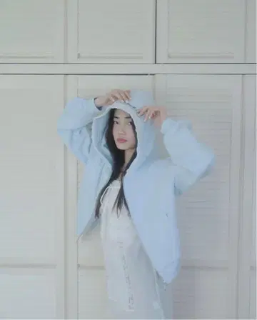 smyeon 레이스 컴팩트 지퍼 후디 라이트 블루