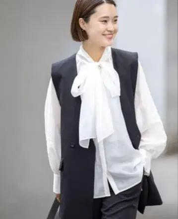 어반 리서치 볼륨 보타이 블라우스
