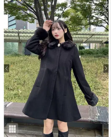 퍼 부착 브로치 부착 블랙 코트 그레일 인기 아가씨 여성용 M