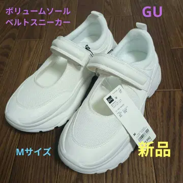 새상품 완판템! 인기 GU 경량 볼륨 밑창 벨트 스니커즈