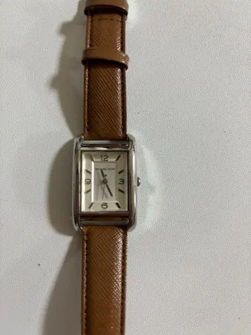 브라운 가죽 직사각형 시계