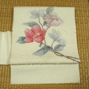 은은한 미색의 히게츠무기풍 빅 패턴 꽃 나고야 오비