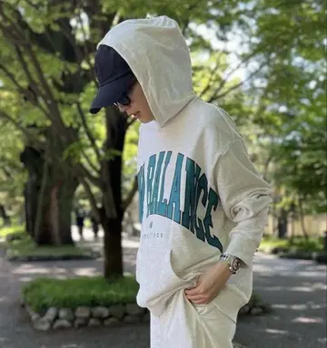 NB Athletics Warped 클래식 후드티