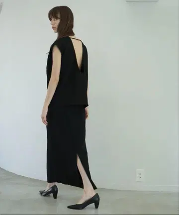 클라네 레이어드 백 오픈 원피스