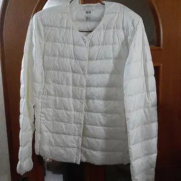 UNIQLO 울트라 라이트 다운 M 화이트