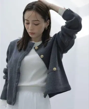 아뉴앙스 오리지널 버튼 노카라 니트 자켓 그레이