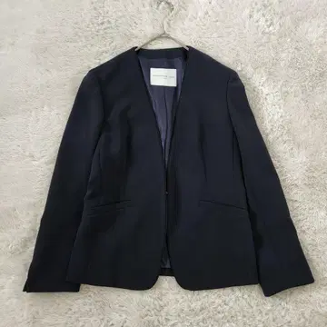 극미품 투모로우랜드 드라이 더블 크로스 노카라 자켓 36