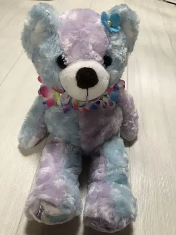 파랑 보라색 꽃 장식 봉제 인형