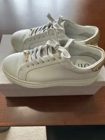 JIMMY CHOO 화이트 스니커즈