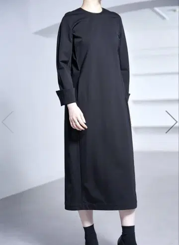 SHE 도쿄 마농 블랙 원피스