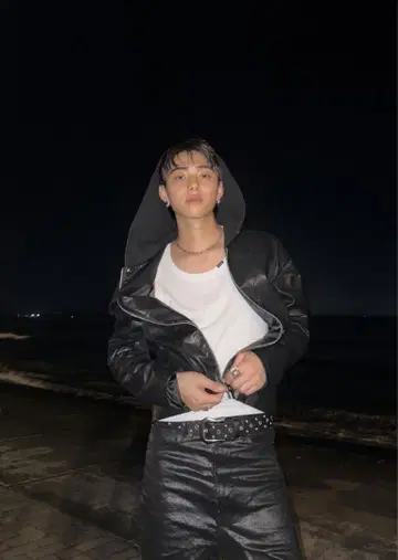 젠트 루이 레더 후디드 재킷 블랙